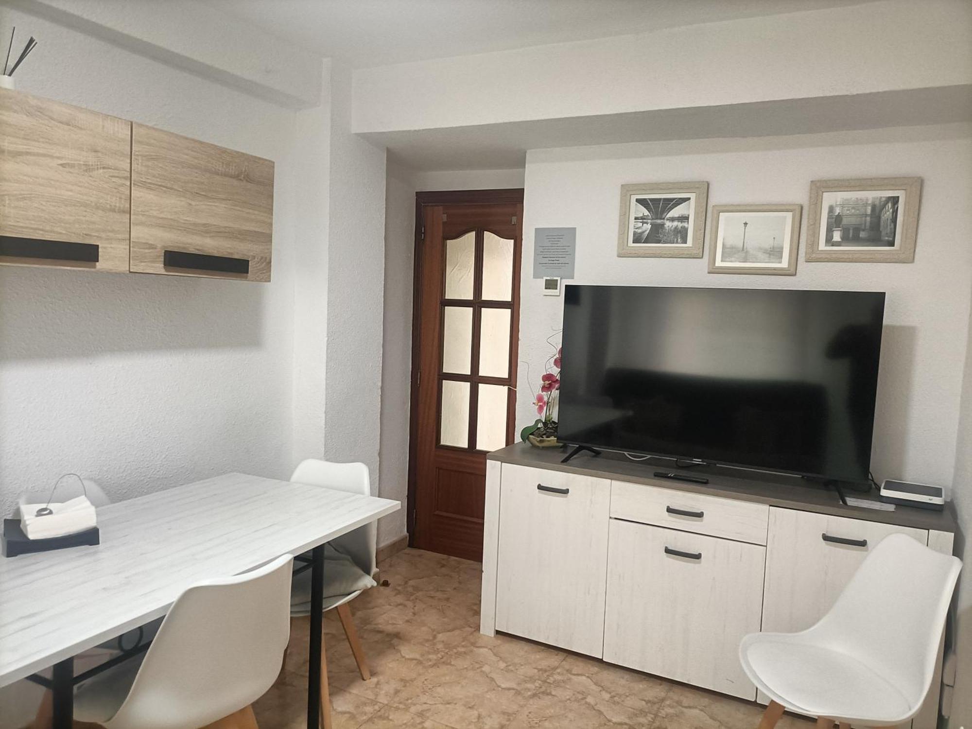 Apartamento Espacioso Frente Al Corte Ingles Con Plaza De Garaje Gratis - Vu75 Salamanca Buitenkant foto